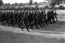 Le truppe della "Pasubio" sfilano; campo m ...