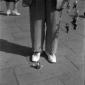 Scarpe bianche eleganti in tessuto (di corda) e il ...
