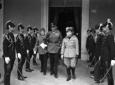 Il Generale Vitez con autorit� italiane all'uscita ...