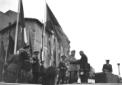 Mussolini consegna medaglie alla memoria nel corso ...
