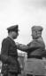 Mussolini consegna medaglie al valore nel corso de ...