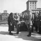 Vittorio Emanuele consegna la medaglia al valor mi ...