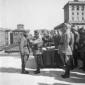 Vittorio Emanuele consegna la medaglia al valor mi ...