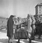 Vittorio Emanuele consegna la medaglia al valor mi ...