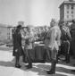 Vittorio Emanuele consegna la medaglia al valor mi ...
