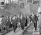 Fanfani, accompagnato da un folto gruppo di person ...