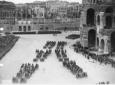 Inquadratura di Piazza del Colosseo; il reparto di ...