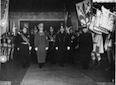 Mussolini accompagna Hitler alla stazione per la p ...