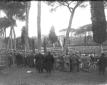 Spettatori assistono alla celebrazione dell'annual ...