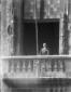 Mussolini affacciato al balcone di palaz ...