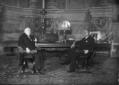 Litvinov e Mussolini posano seduti l'uno di fronte ...
