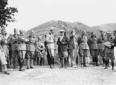 Il principe Umberto di Savoia parla con Mussolini  ...