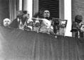 Starace parla con Mussolini durante il discorso da ...