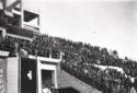Mussolini, dal palco d'onore, assiste ai Campionat ...