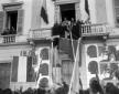 Mussolini, al balcone del Palazzo della Rivoluzion ...