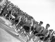 Un gruppo di atleti sfila in via del Cir ...