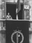 Mussolini parla affacciato al balcone di palazzo V ...
