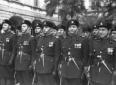 Moschettieri del duce sull'attenti all'esterno del ...