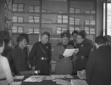 Mussolini, ripreso in un ufficio-archivio del sott ...