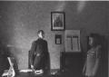 Mussolini visita l'ufficio di un alto funzionario  ...
