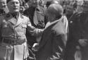 L'incontro di Mussolini con un anziano d ...