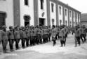 Mussolini, accompagnato da Teruzzi e autorit, pas ...