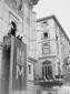 Mussolini, affacciato al balcone della casa Littor ...
