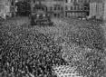 Piazza Carlo Alberto gremita di donne fasciste