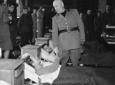 Visita ai feriti nazisti ricoverati al'ospedale mi ...
