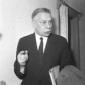 Alpatov durante una conversazione