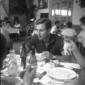 Ferrini seduto a tavola mangia un piatto di spaghe ...