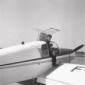 Jacques Charrier mentre scende dal suo aereo priva ...