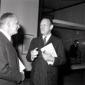 Clarke conversa con l'ambasciatore francese Palews ...