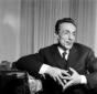 Eduardo De Filippo mentre parla; piano medio