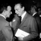 Eduardo De Filippo colloquia con lo stilista Emili ...