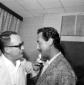Dino De Laurentiis e Alberto Sordi in una saletta  ...