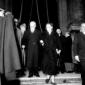 Luigi Einaudi e la moglie Ida ai funerali di Zoli  ...