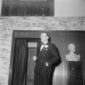 Folchi nell'atrio del cinema