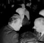 Forzano conversa con alcuni dei presenti