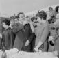 Domenico Modugno con la moglie mentre brindano al  ...