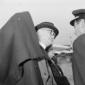 Graig Archibald sulla pista dell'aeroporto con la  ...