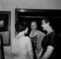 Nilde Iotti e due donne nel foyer del teatro