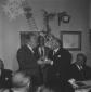 Giuseppe Longo riceve il premio da Scelba; totale