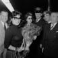 Anna Magnani posa su una piattaforma della Stazion ...