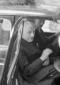 Ferruccio Parri ripreso in un'automobile all'ester ...