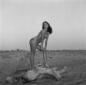 Jacqueline Perrier, in costume, sulla spiaggia di  ...