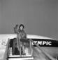 Pascale Petit scende da un aereo dell'Olympic Airw ...