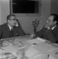 Peppino De Filippo e Prosperi si parlano, seduti a ...