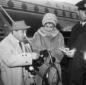 Renato Rascel e Huguette Cartier appena scesi dall ...