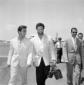 Steve Reeves sulla pista dell'aeroporto di Ciampin ...